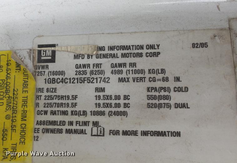 image for item DE9557 2005 Chevrolet 4500 flatbed truck