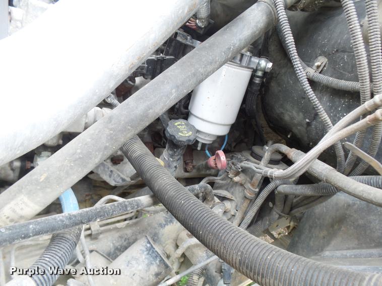 image for item DE9557 2005 Chevrolet 4500 flatbed truck