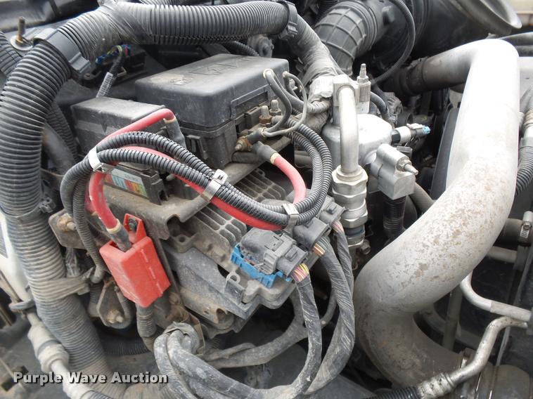 image for item DE9557 2005 Chevrolet 4500 flatbed truck