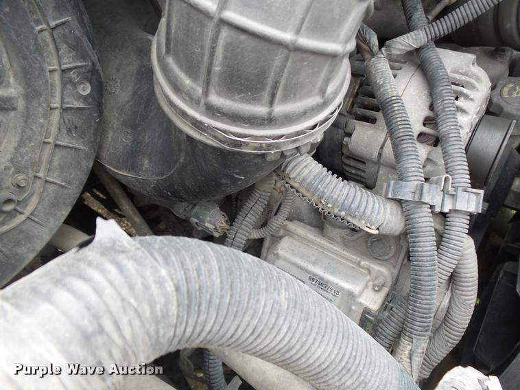 image for item DE9557 2005 Chevrolet 4500 flatbed truck