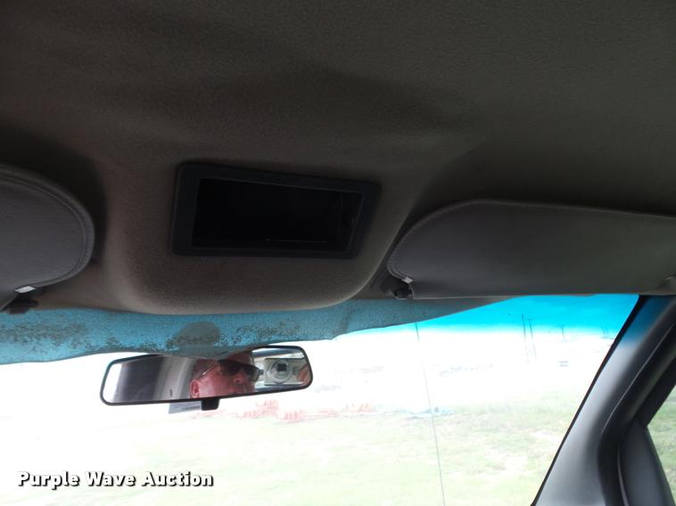 image for item DE9557 2005 Chevrolet 4500 flatbed truck