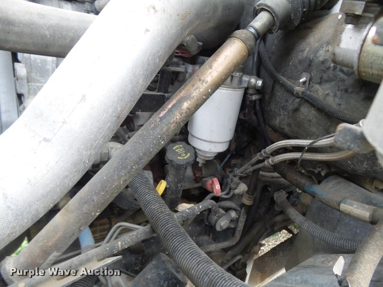 image for item DE9558 2004 Chevrolet 4500 flatbed truck