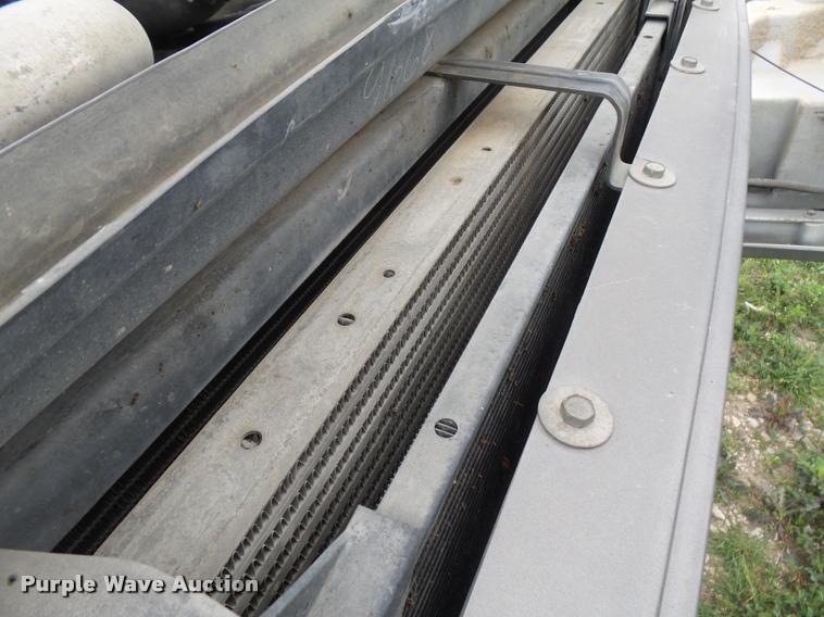 image for item DE9558 2004 Chevrolet 4500 flatbed truck