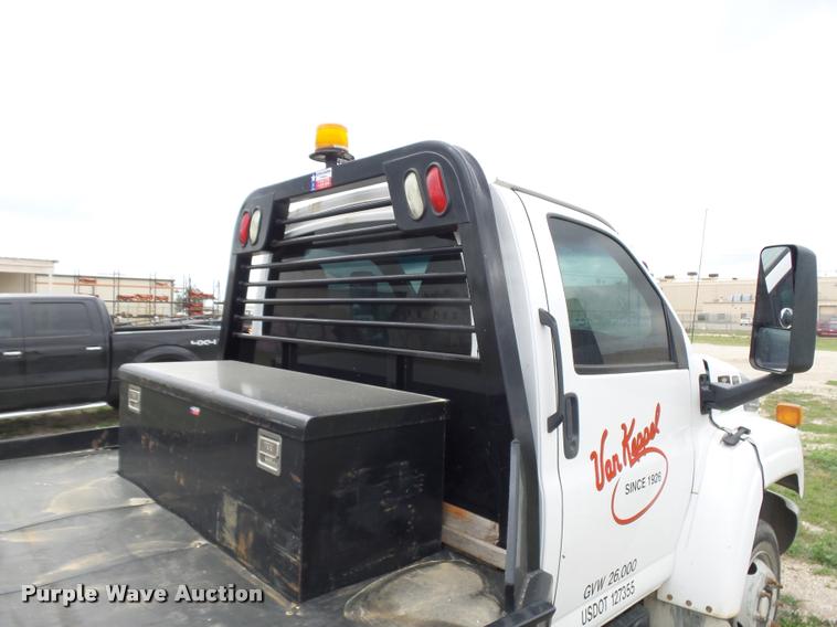 image for item DE9558 2004 Chevrolet 4500 flatbed truck