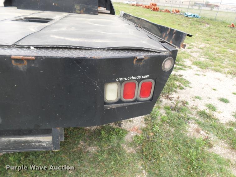 image for item DE9558 2004 Chevrolet 4500 flatbed truck