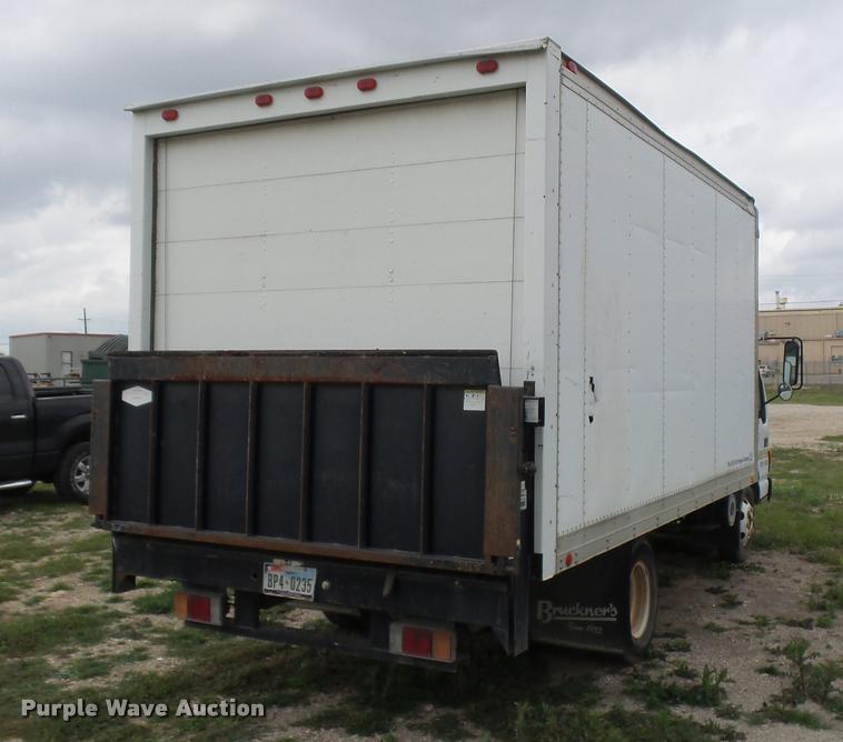 image for item DE9559 2004 Chevrolet W4500 box truck