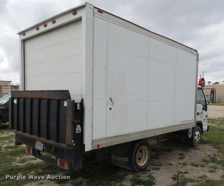 image for item DE9559 2004 Chevrolet W4500 box truck