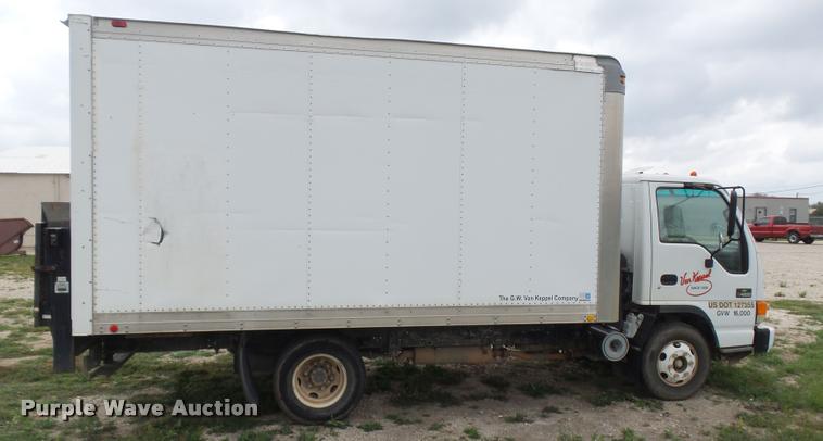 image for item DE9559 2004 Chevrolet W4500 box truck