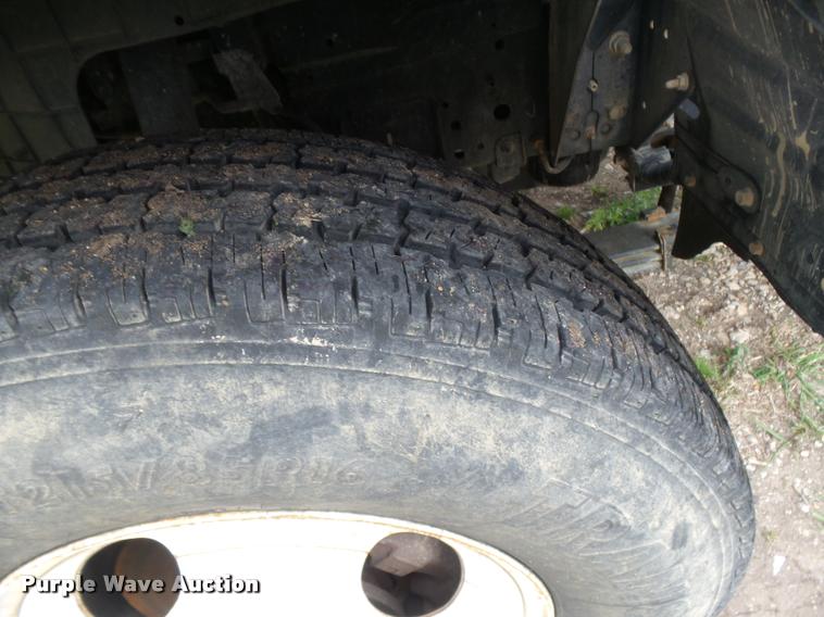 image for item DE9559 2004 Chevrolet W4500 box truck