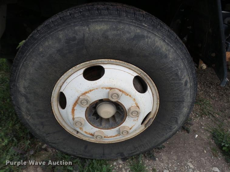 image for item DE9559 2004 Chevrolet W4500 box truck