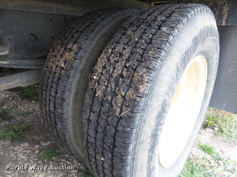 image for item DE9559 2004 Chevrolet W4500 box truck