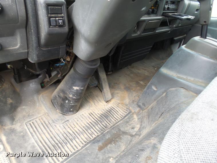 image for item DE9559 2004 Chevrolet W4500 box truck