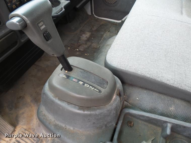 image for item DE9559 2004 Chevrolet W4500 box truck