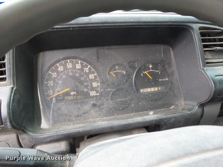 image for item DE9559 2004 Chevrolet W4500 box truck