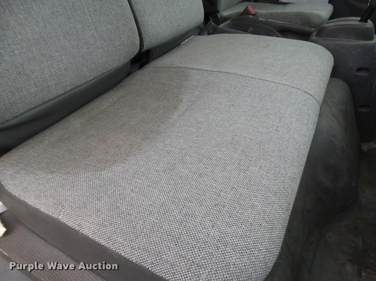 image for item DE9559 2004 Chevrolet W4500 box truck