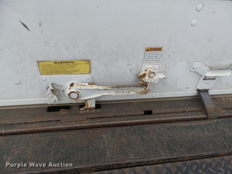 image for item DE9559 2004 Chevrolet W4500 box truck