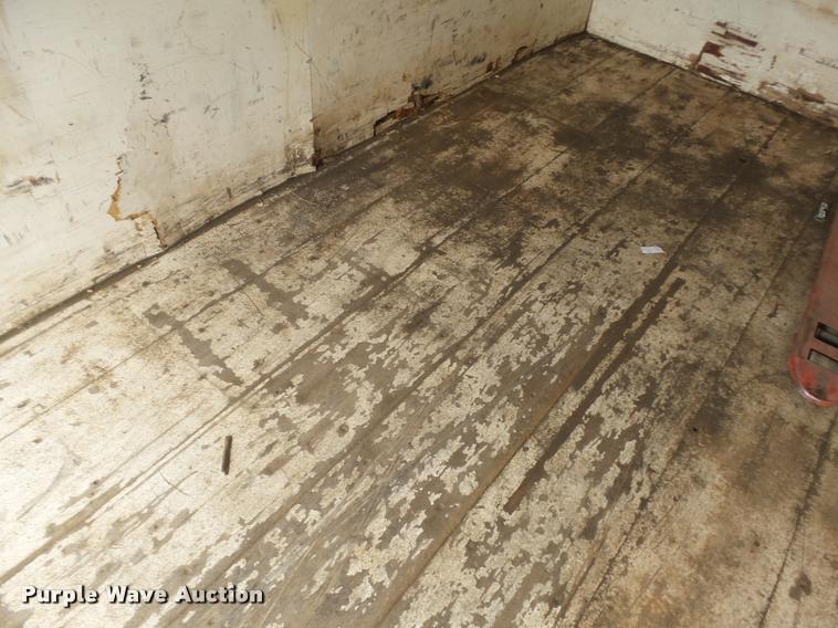 image for item DE9559 2004 Chevrolet W4500 box truck