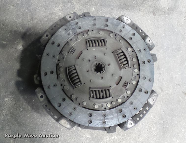 image for item DQ9828 1997 International 7.3L turbo diesel engine