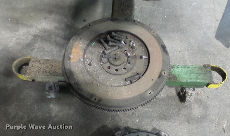 image for item DQ9828 1997 International 7.3L turbo diesel engine