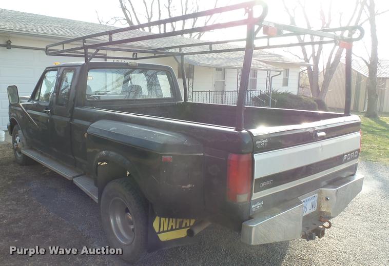 image for item DQ9836 1992 Ford F350 SuperCab pickup truck