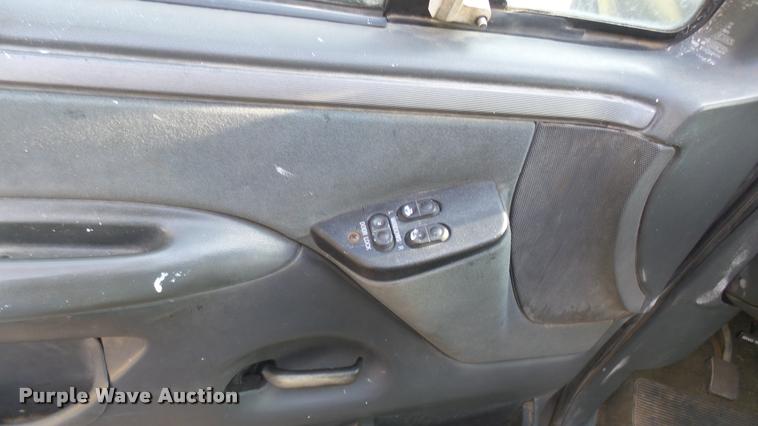 image for item DQ9836 1992 Ford F350 SuperCab pickup truck