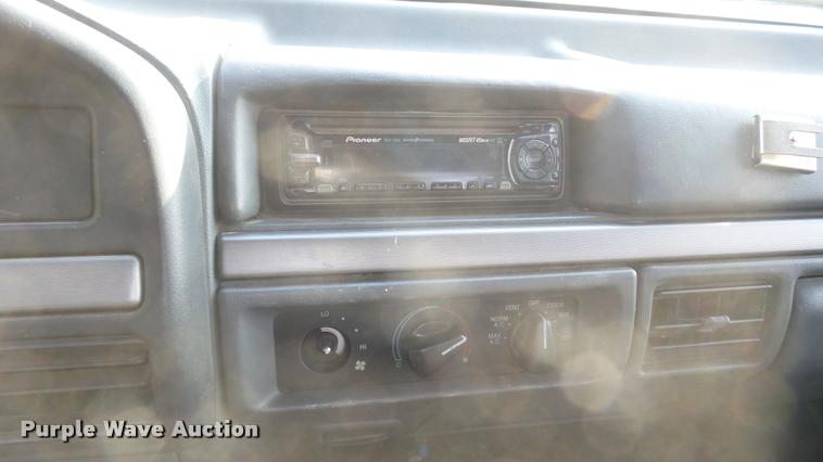 image for item DQ9836 1992 Ford F350 SuperCab pickup truck