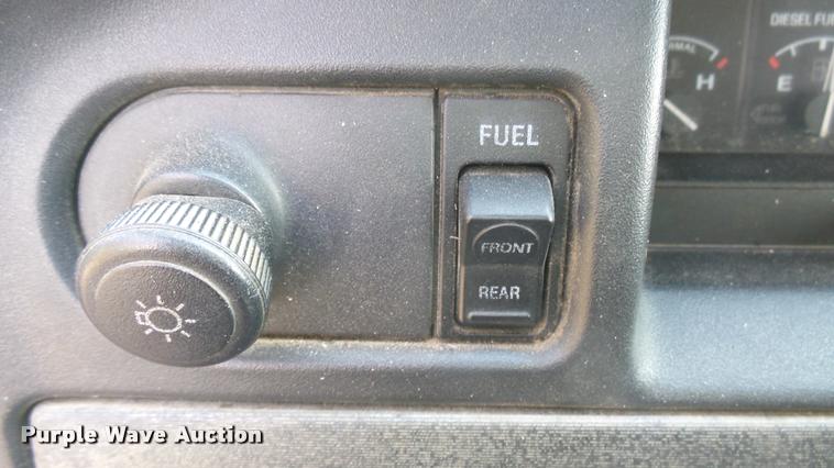 image for item DQ9836 1992 Ford F350 SuperCab pickup truck