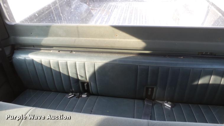 image for item DQ9836 1992 Ford F350 SuperCab pickup truck