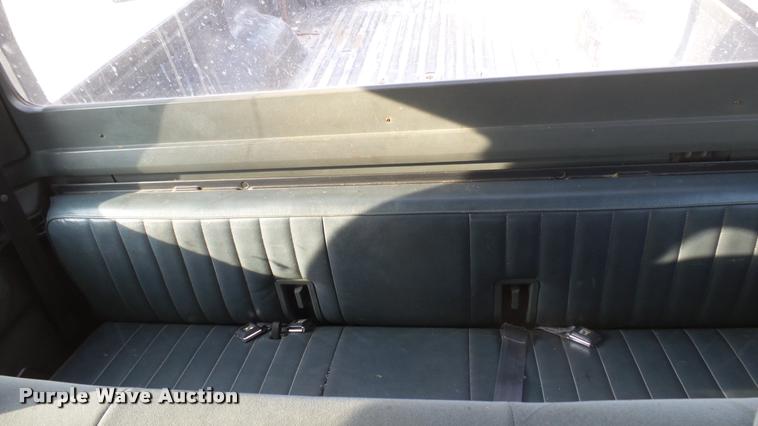 image for item DQ9836 1992 Ford F350 SuperCab pickup truck