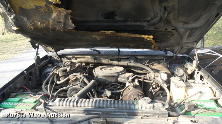 image for item DQ9836 1992 Ford F350 SuperCab pickup truck