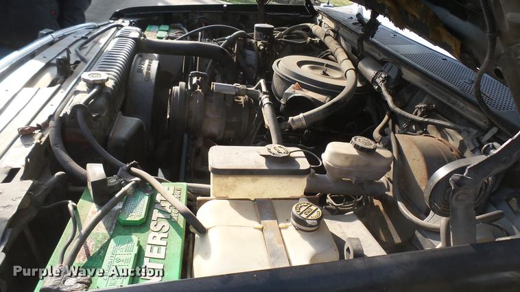 image for item DQ9836 1992 Ford F350 SuperCab pickup truck