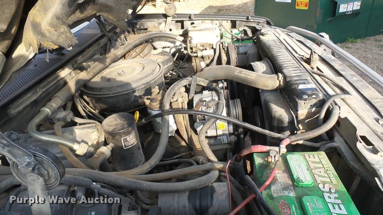 image for item DQ9836 1992 Ford F350 SuperCab pickup truck