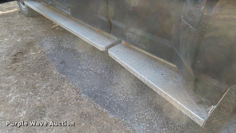 image for item DQ9836 1992 Ford F350 SuperCab pickup truck