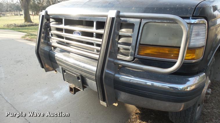 image for item DQ9836 1992 Ford F350 SuperCab pickup truck