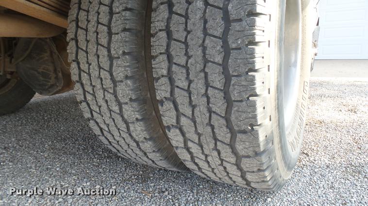 image for item DQ9836 1992 Ford F350 SuperCab pickup truck