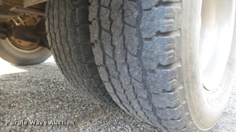 image for item DQ9836 1992 Ford F350 SuperCab pickup truck