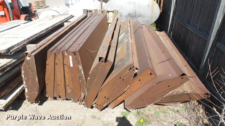 image for item DQ9899 (20) steel barrier forms