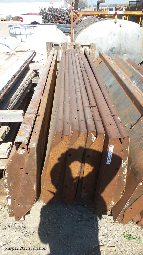 image for item DQ9899 (20) steel barrier forms