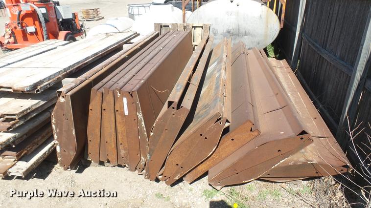 image for item DQ9899 (20) steel barrier forms