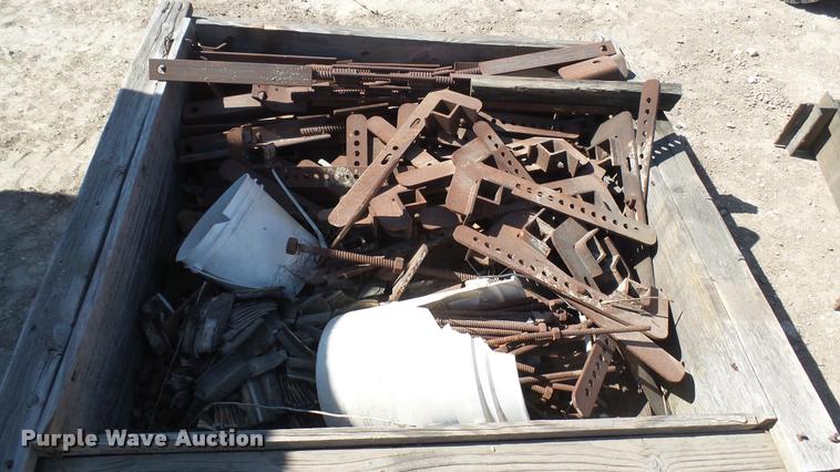 image for item DQ9899 (20) steel barrier forms