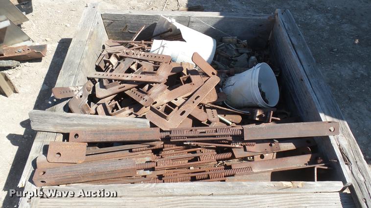 image for item DQ9899 (20) steel barrier forms