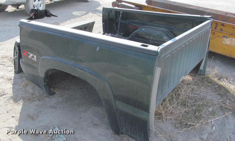 image for item DT9528 2006 Chevrolet 1500 pickup truck bed