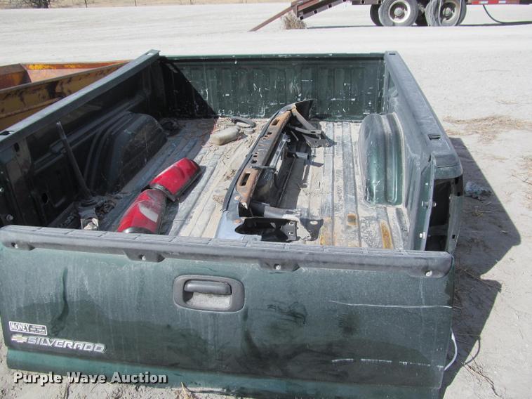 image for item DT9528 2006 Chevrolet 1500 pickup truck bed