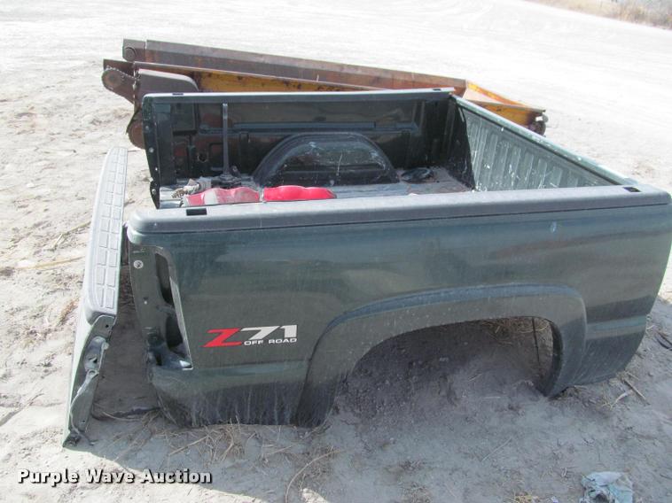 image for item DT9528 2006 Chevrolet 1500 pickup truck bed