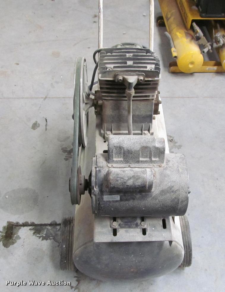 image for item DT9549 Ingersoll Rand air compressor