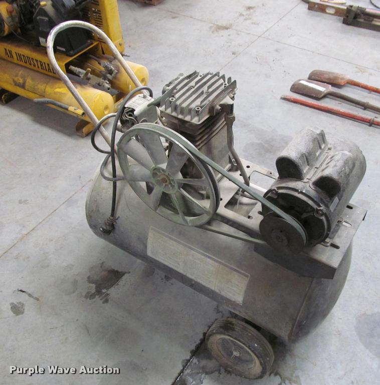 image for item DT9549 Ingersoll Rand air compressor