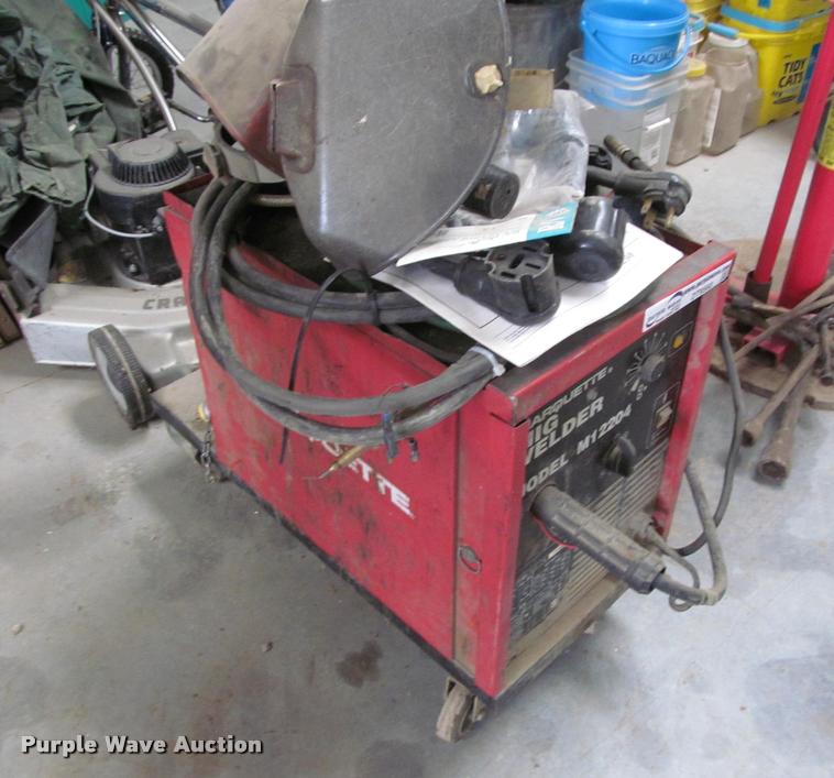 image for item DT9560 Marquette mig welder