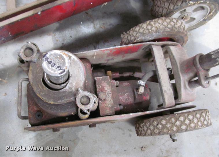 image for item DT9561 (2) air jacks