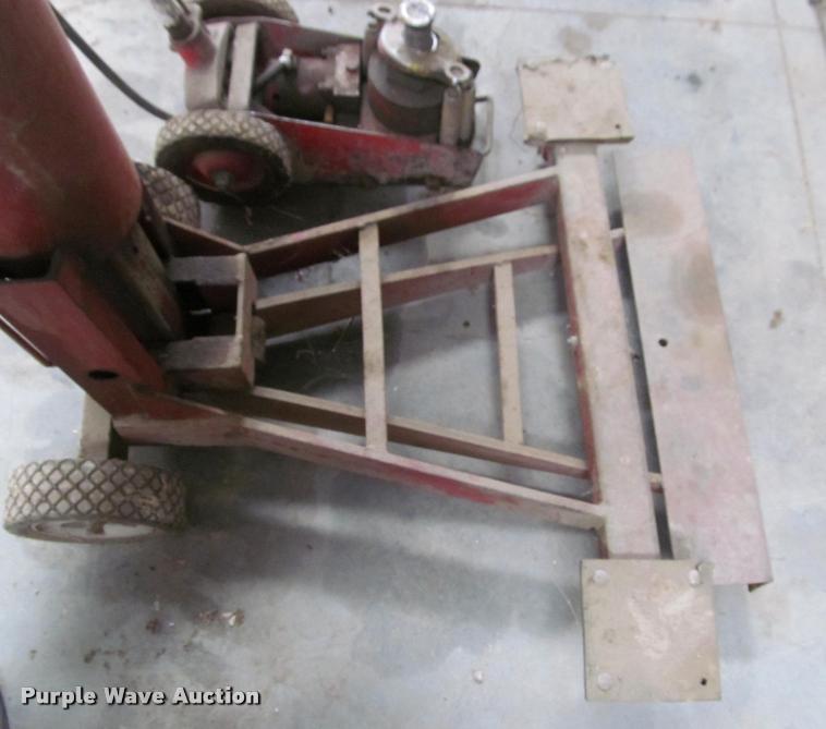 image for item DT9561 (2) air jacks