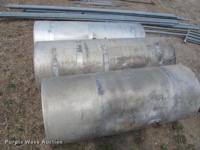 image for item DT9585 (4) fuel tanks